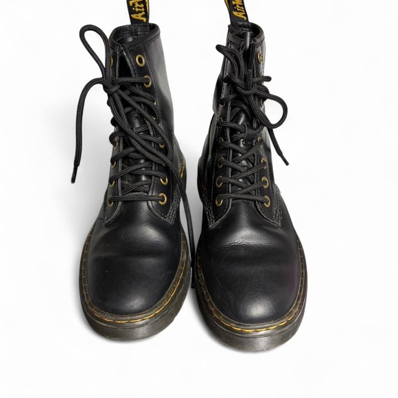 Dr Martens Docs Zavala Combat Boots Womens 7 Black Leather Lace Up 8-Eye Grunge - Picture 2 of 9